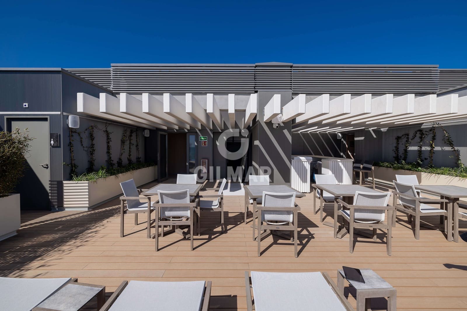 3 Zimmer Wohnung zu verkaufen in Malaga Stadt mit Pool Garage - 1.590.000 € (Ref: 9989877)