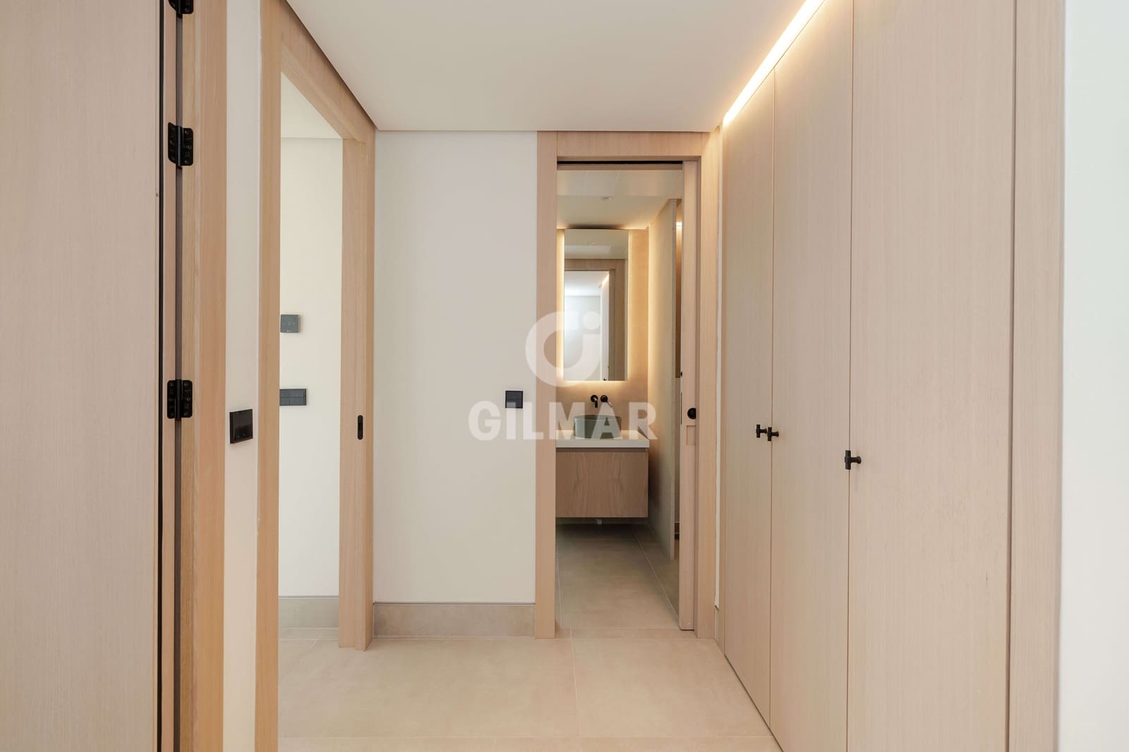 4 sovrum Lägenhet till salu i Malaga stad med pool garage - 2 330 000 € (Ref: 9989878)