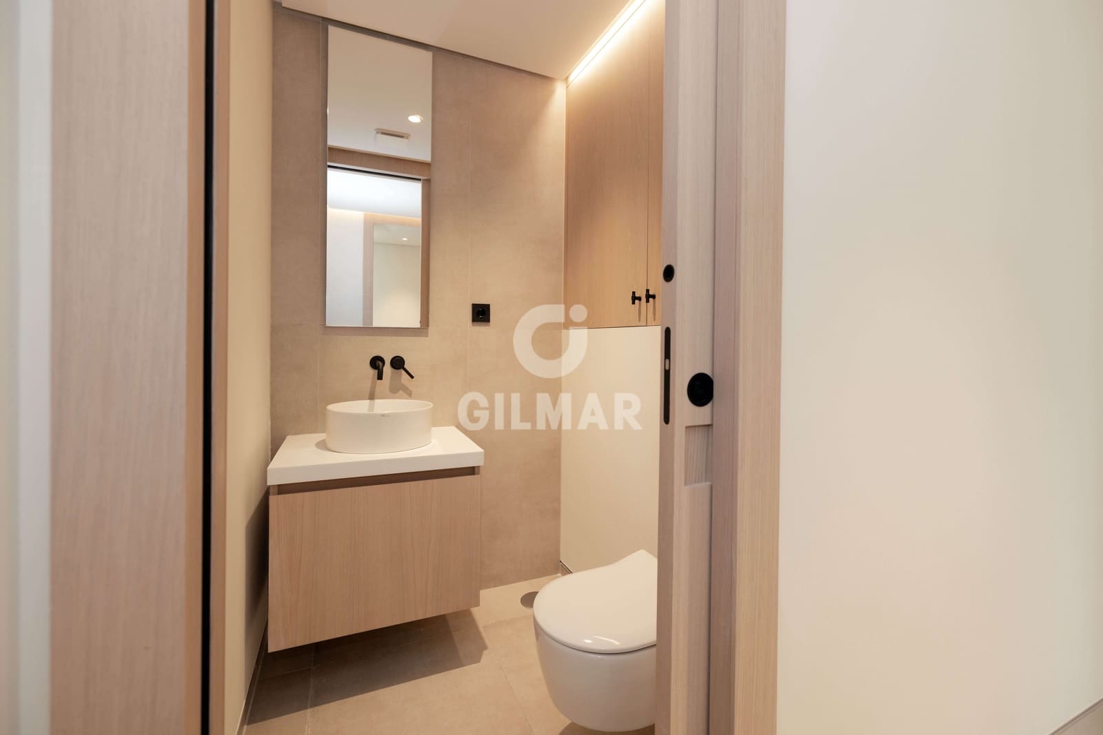 4 sovrum Lägenhet till salu i Malaga stad med pool garage - 2 330 000 € (Ref: 9989878)