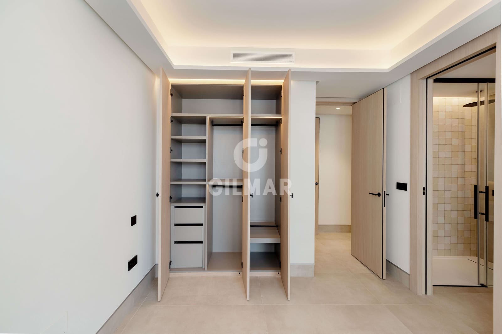 4 sovrum Lägenhet till salu i Malaga stad med pool garage - 2 330 000 € (Ref: 9989878)