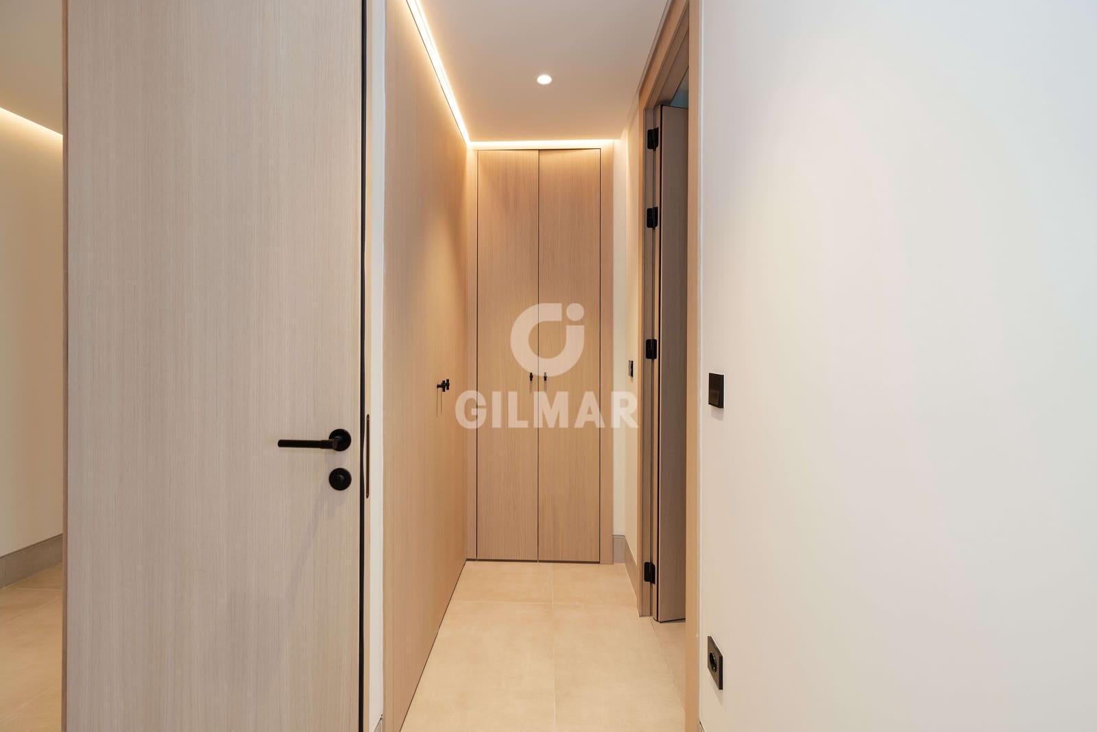 4 sovrum Lägenhet till salu i Malaga stad med pool garage - 2 330 000 € (Ref: 9989878)