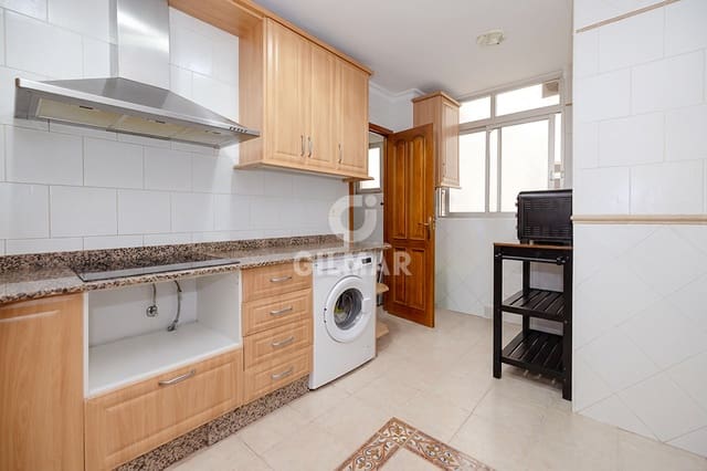 3 soverom Leilighet til salgs i Pacifico, Málaga by med svømmebasseng garasje - € 475 000 (Ref: 9989883)