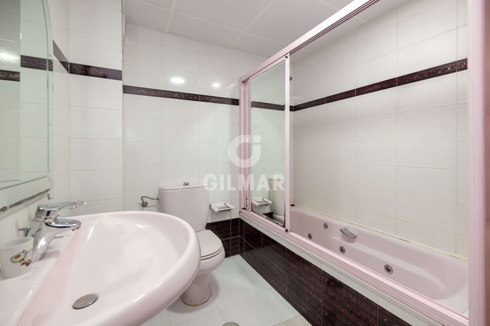 3 soverom Leilighet til salgs i Malaga by med svømmebasseng garasje - € 475 000 (Ref: 9989883)