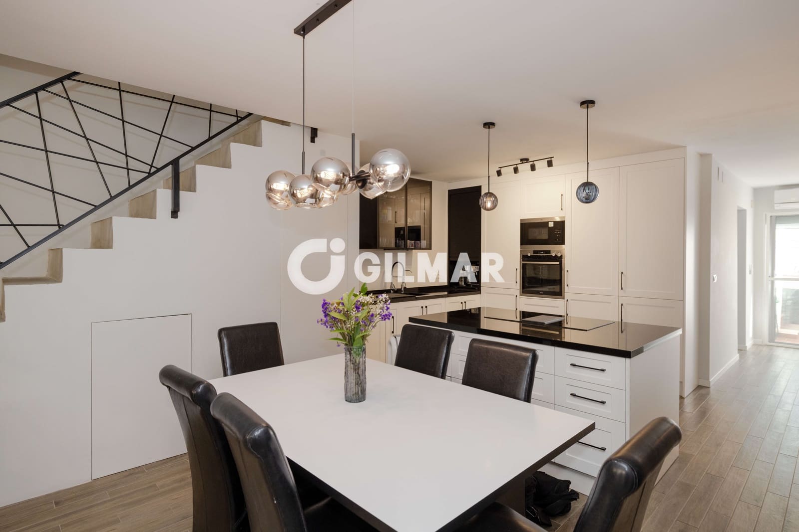 5 soverom Rekkehus til salgs i Malaga by - € 620 000 (Ref: 9989884)