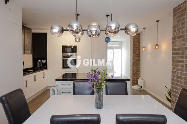 5 chambre Villa/Maison Mitoyenne à vendre à Huelin, Malaga ville - 620 000 € (Ref: 9989884)