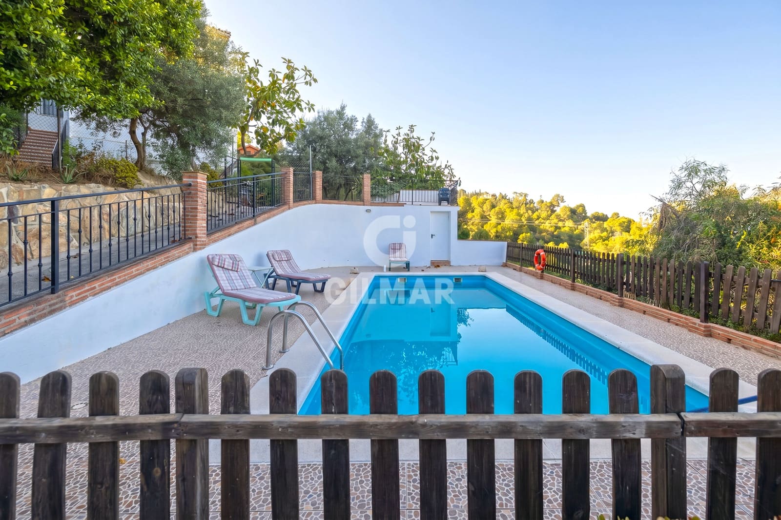 Chalet de 8 habitaciones en Málaga ciudad en venta con piscina garaje - 775.000 € (Ref: 9989886)