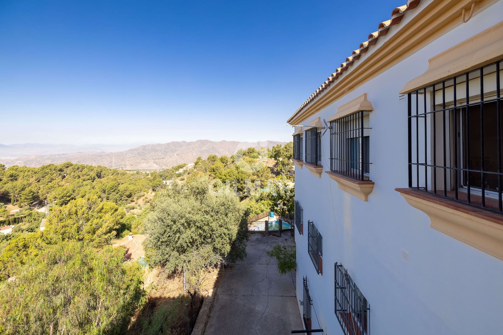 Chalet de 8 habitaciones en Málaga ciudad en venta con piscina garaje - 775.000 € (Ref: 9989886)