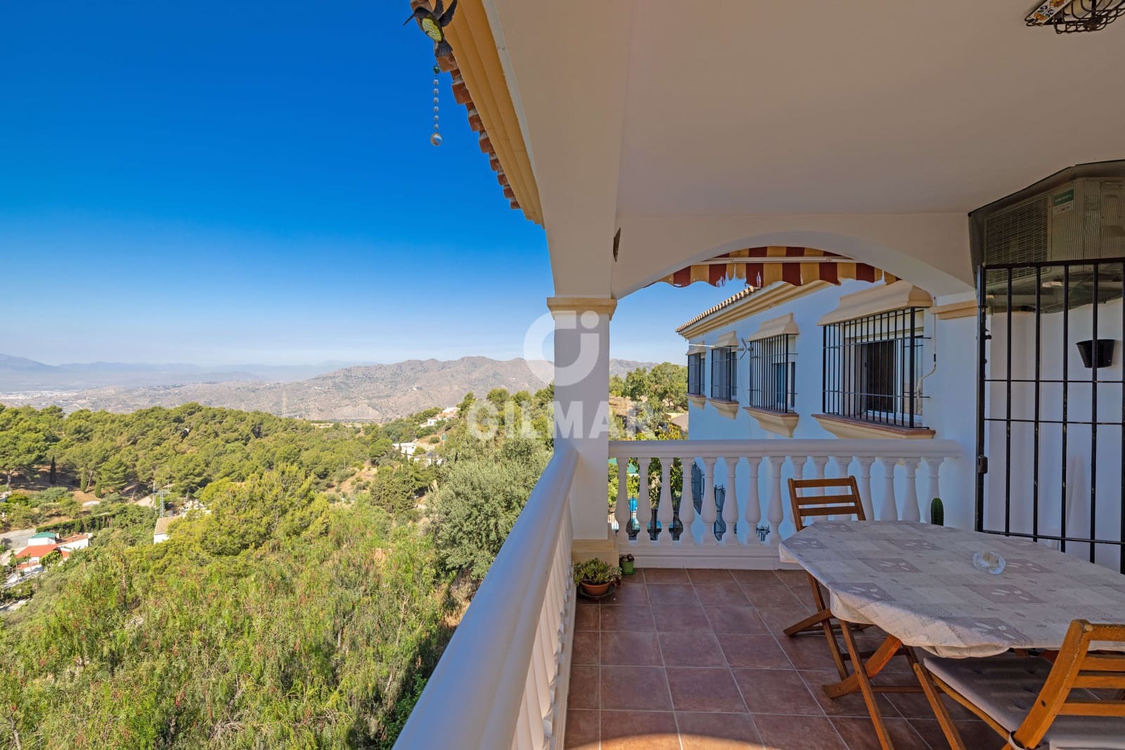 Chalet de 8 habitaciones en Málaga ciudad en venta con piscina garaje - 775.000 € (Ref: 9989886)