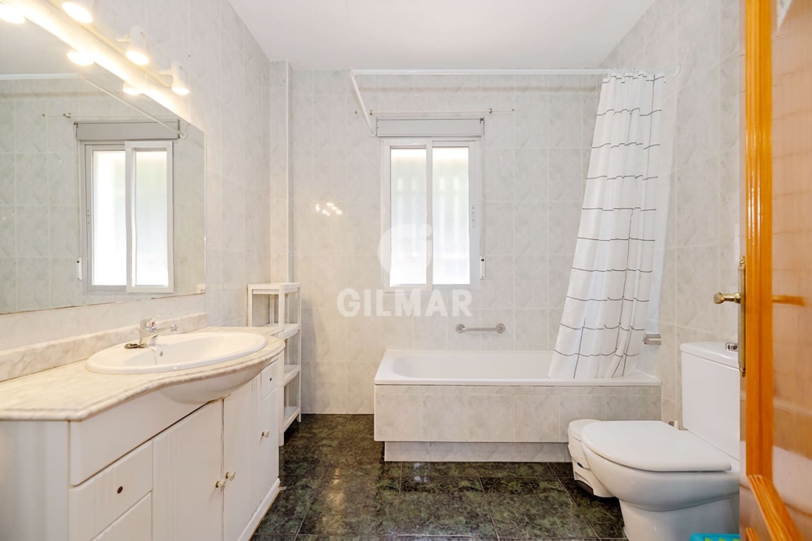 Chalet de 8 habitaciones en Málaga ciudad en venta con piscina garaje - 775.000 € (Ref: 9989886)