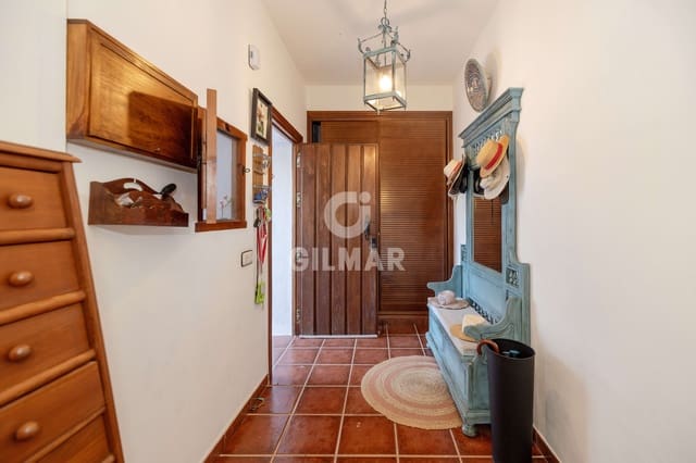 Chalet de 8 habitaciones en Camino del Colmenar, Málaga ciudad en venta con piscina garaje - 775.000 € (Ref: 9989886)