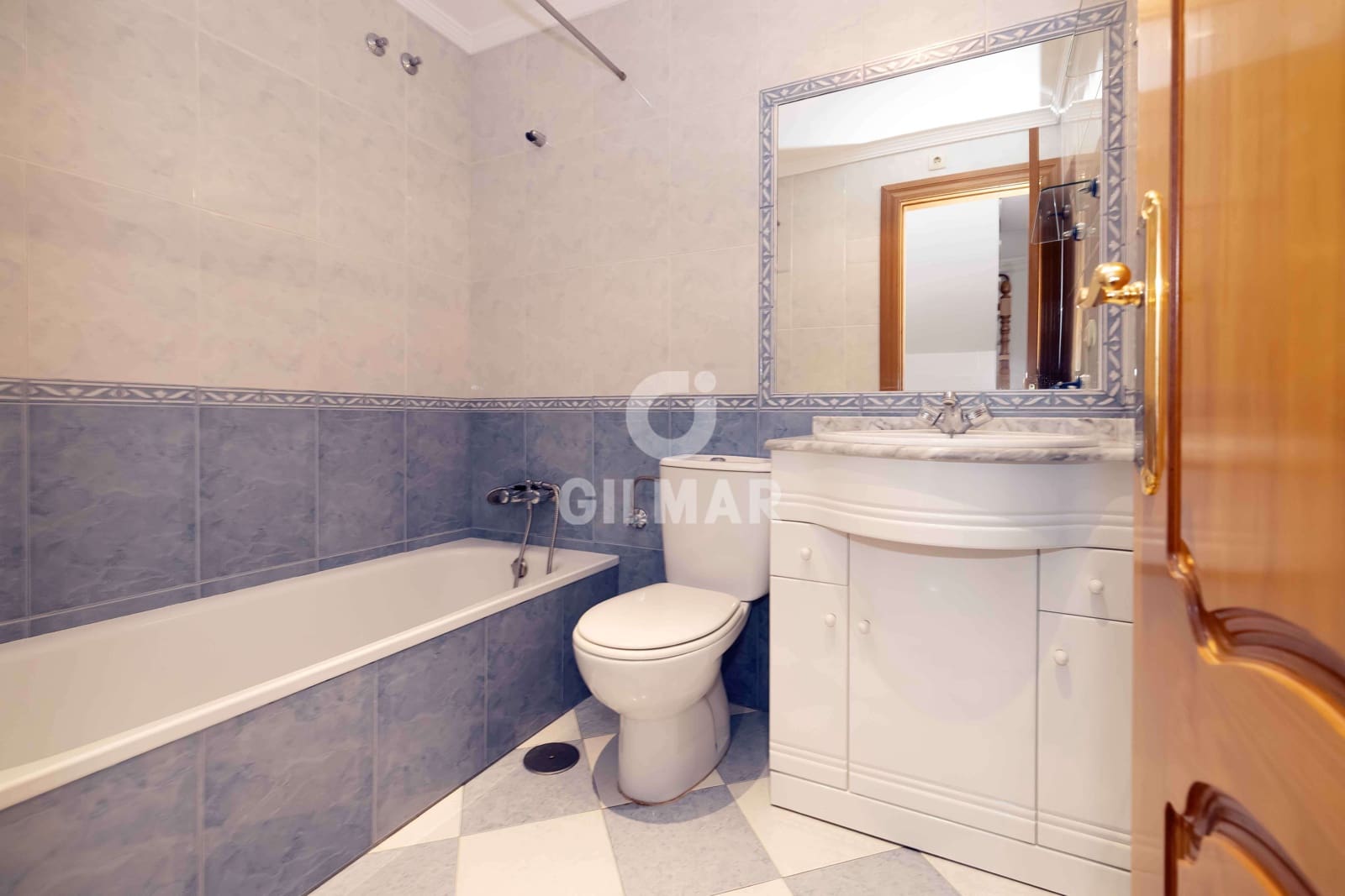 4 makuuhuone Rivitalo myytävänä paikassa Marbella - 595 000 € (Ref: 9991849)