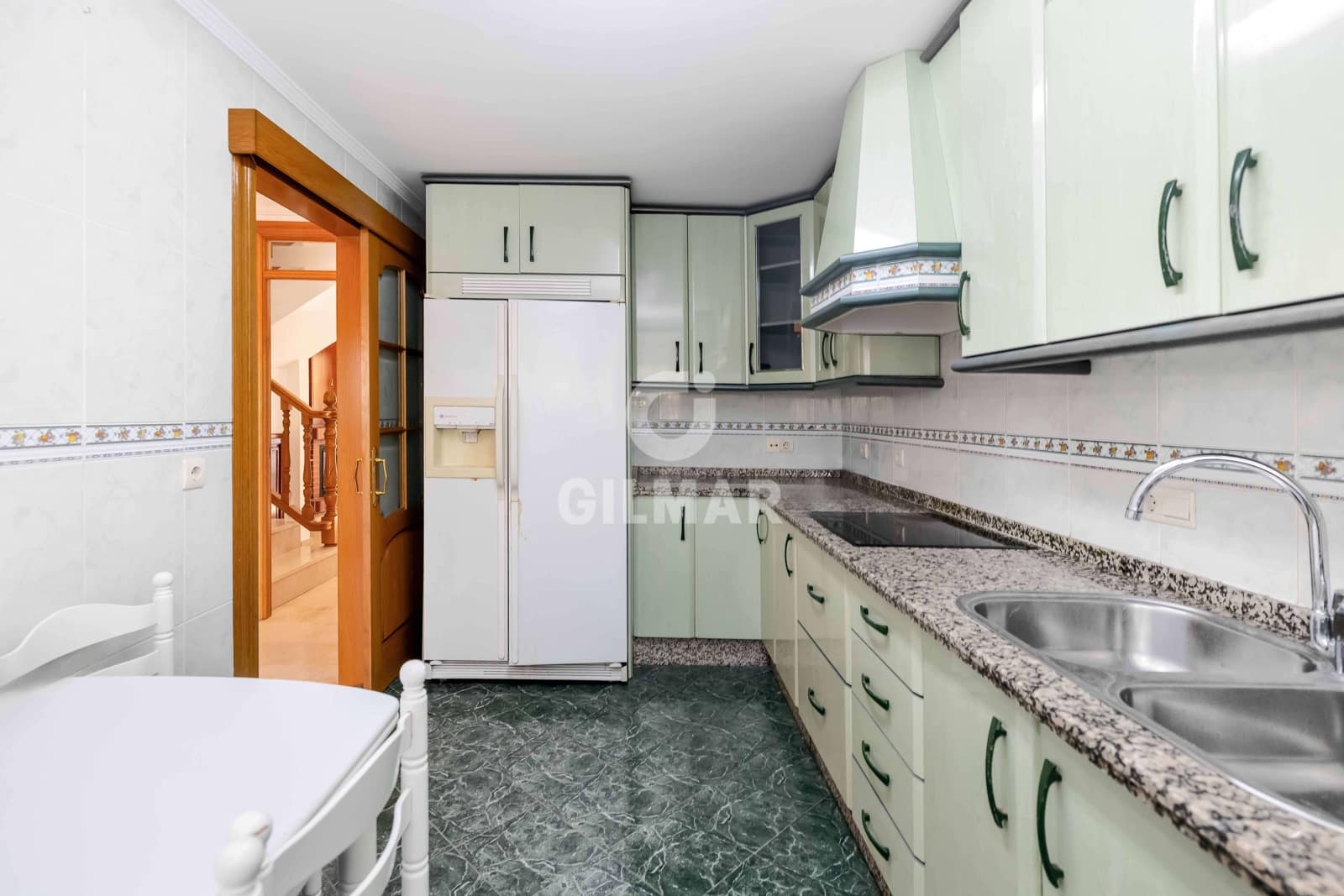 4 makuuhuone Rivitalo myytävänä paikassa Marbella - 595 000 € (Ref: 9991849)