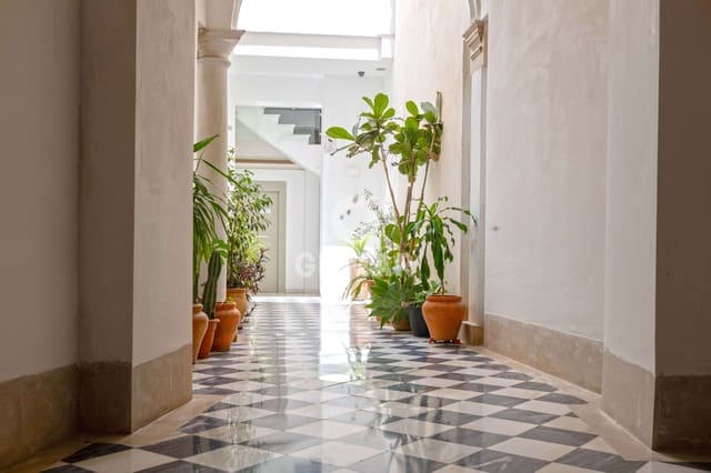 3 soveværelse Lejlighed til salg i Centro Historico, Málaga by med garage - € 1.600.000 (Ref: 9994567)