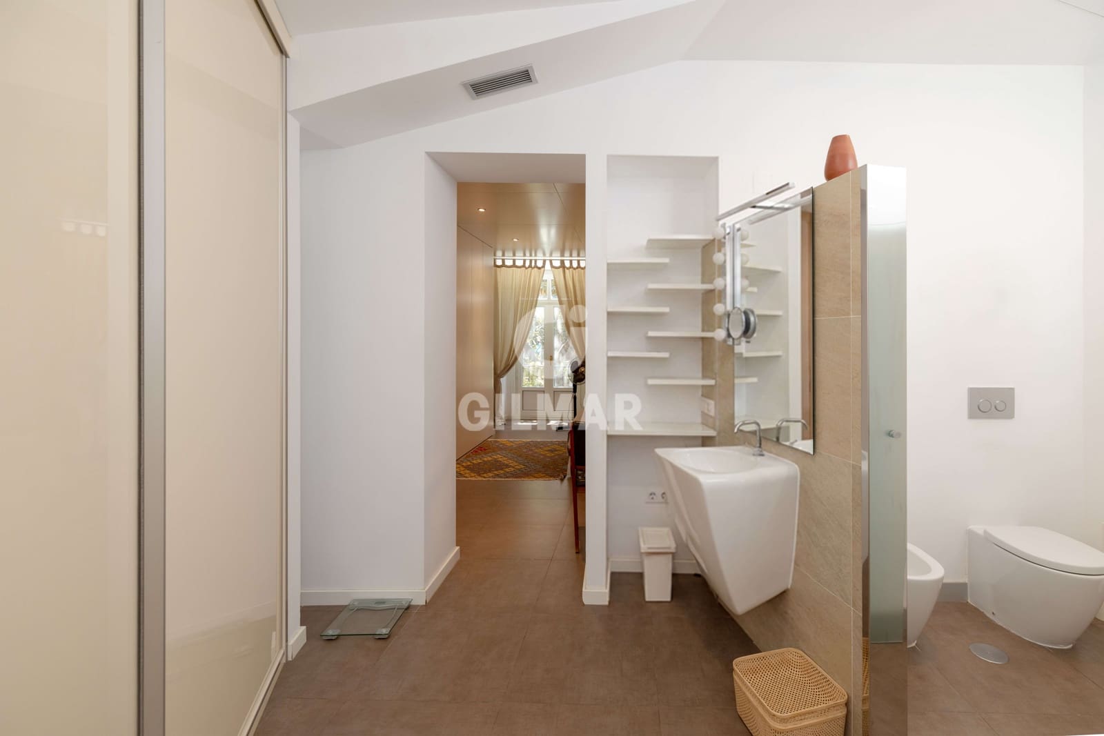 3 bedroom Flat for sale in Malaga city with garage - € 1,600,000 (Ref: 9994567)