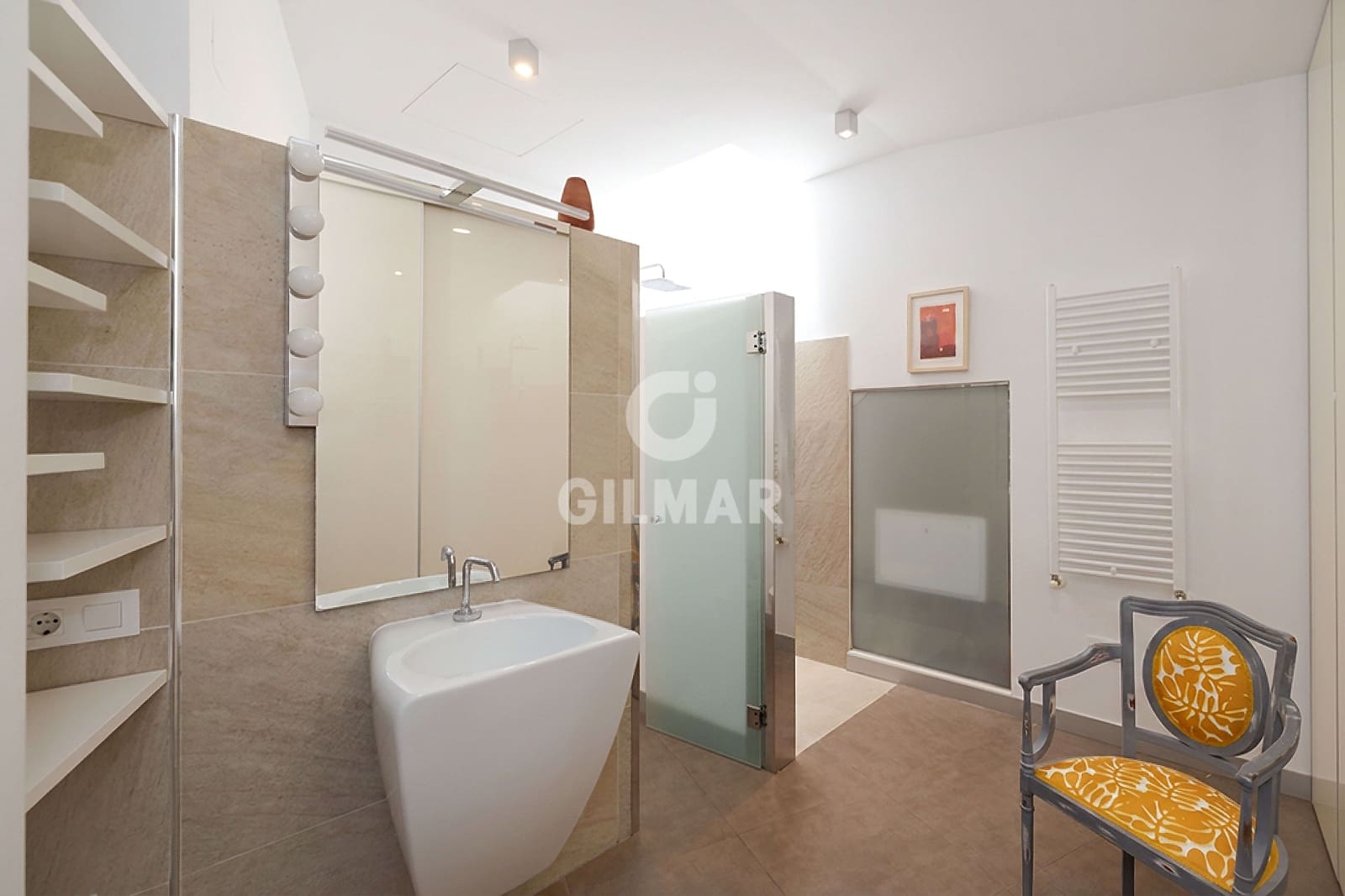 3 bedroom Flat for sale in Malaga city with garage - € 1,600,000 (Ref: 9994567)