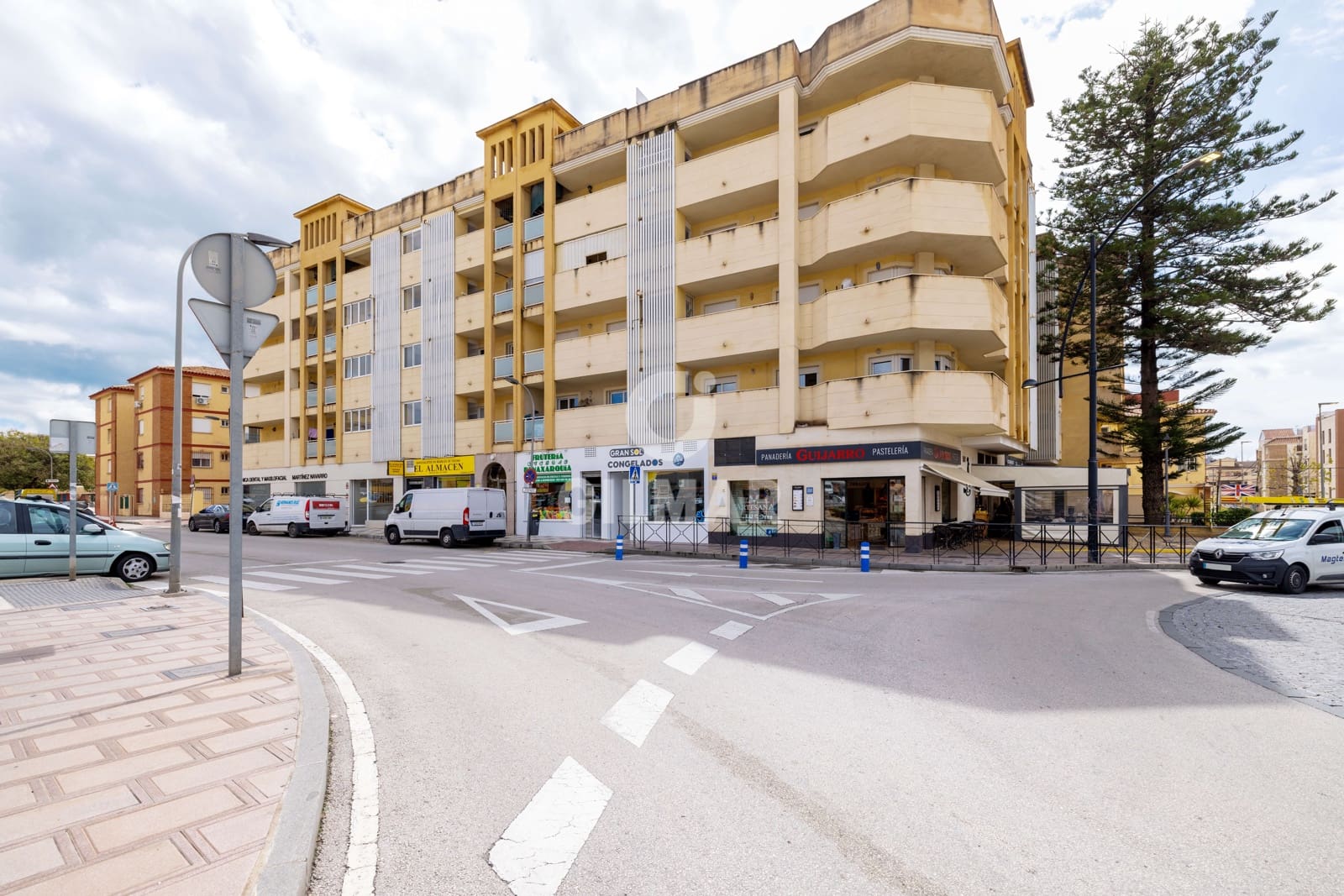 1 bedroom Penthouse for sale in Torre de Benagalbon with pool garage - € 335,000 (Ref: 9994569)