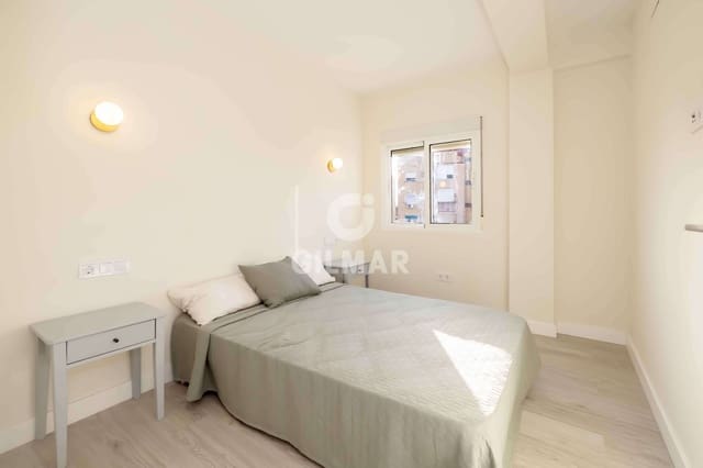 3 soveværelse Lejlighed til salg i Parque Victoria Eugenia, Málaga by - € 330.000 (Ref: 9994570)