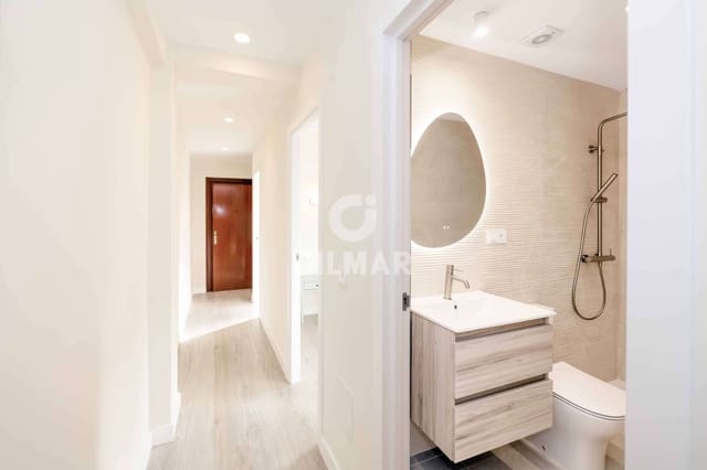 3 soveværelse Lejlighed til salg i Parque Victoria Eugenia, Málaga by - € 330.000 (Ref: 9994570)