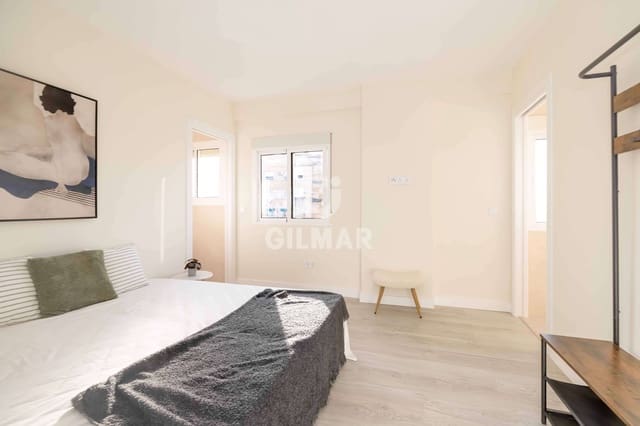 3 soveværelse Lejlighed til salg i Parque Victoria Eugenia, Málaga by - € 330.000 (Ref: 9994570)