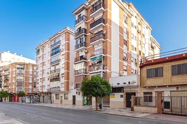 3 soveværelse Lejlighed til salg i Parque Victoria Eugenia, Málaga by - € 330.000 (Ref: 9994570)