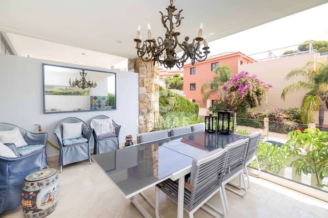 3 slaapkamer Rijtjeshuis te koop in Marbella Centro, Marbella met zwembad garage - € 1.590.000 (Ref: 9994571)