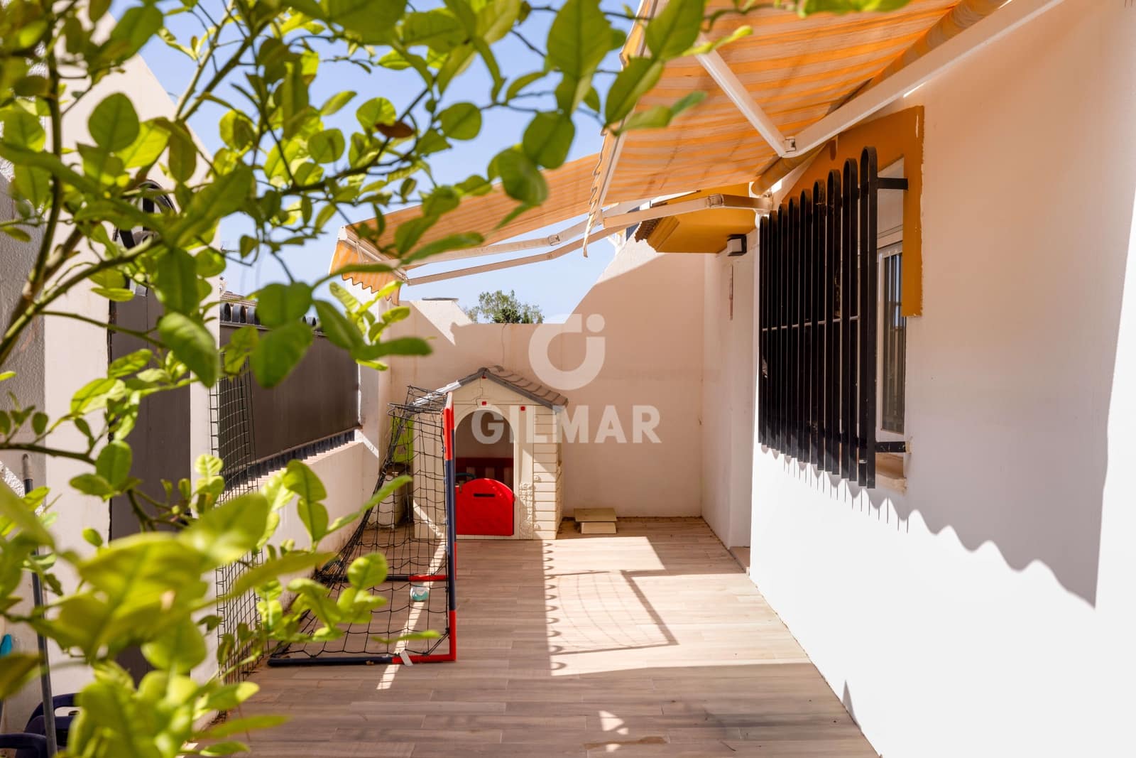 Pareado de 3 habitaciones en Málaga ciudad en venta con piscina - 880.000 € (Ref: 9996228)