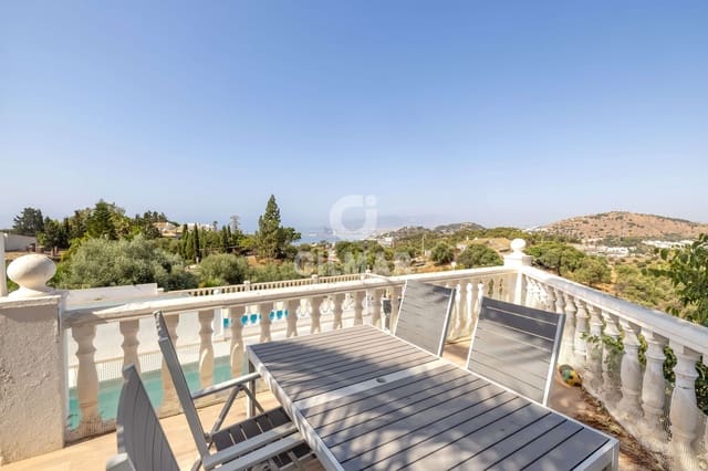 Pareado de 3 habitaciones en Cerrado de Calderon, Málaga ciudad en venta con piscina - 880.000 € (Ref: 9996228)
