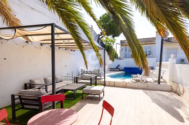 Pareado de 3 habitaciones en Cerrado de Calderon, Málaga ciudad en venta con piscina - 880.000 € (Ref: 9996228)