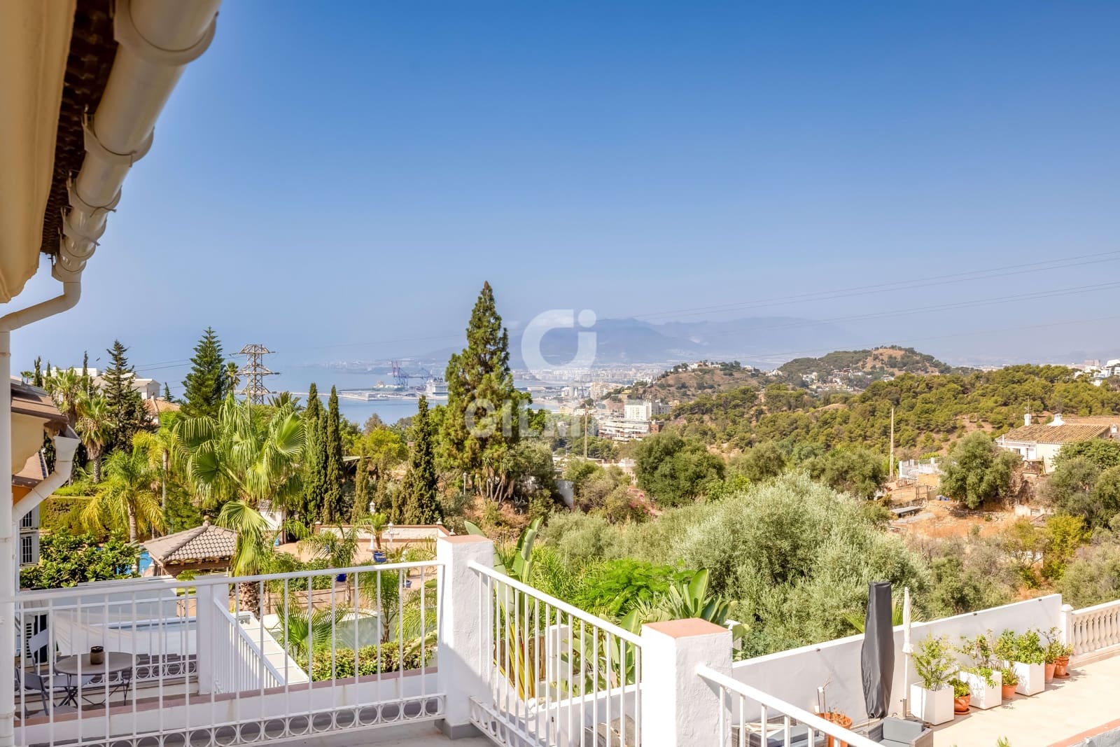 Pareado de 3 habitaciones en Málaga ciudad en venta con piscina - 880.000 € (Ref: 9996228)