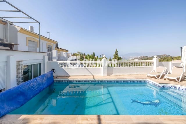3 soveværelse Semi-Rækkehus til salg i Cerrado de Calderon, Málaga by med swimmingpool garage - € 860.000 (Ref: 9996228)