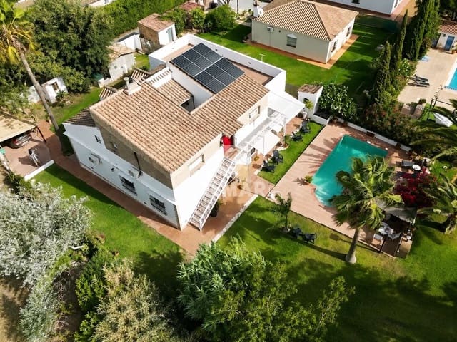 7 soverom Villa til salgs i Chiclana de la Frontera med svømmebasseng - € 790 000 (Ref: 9997877)