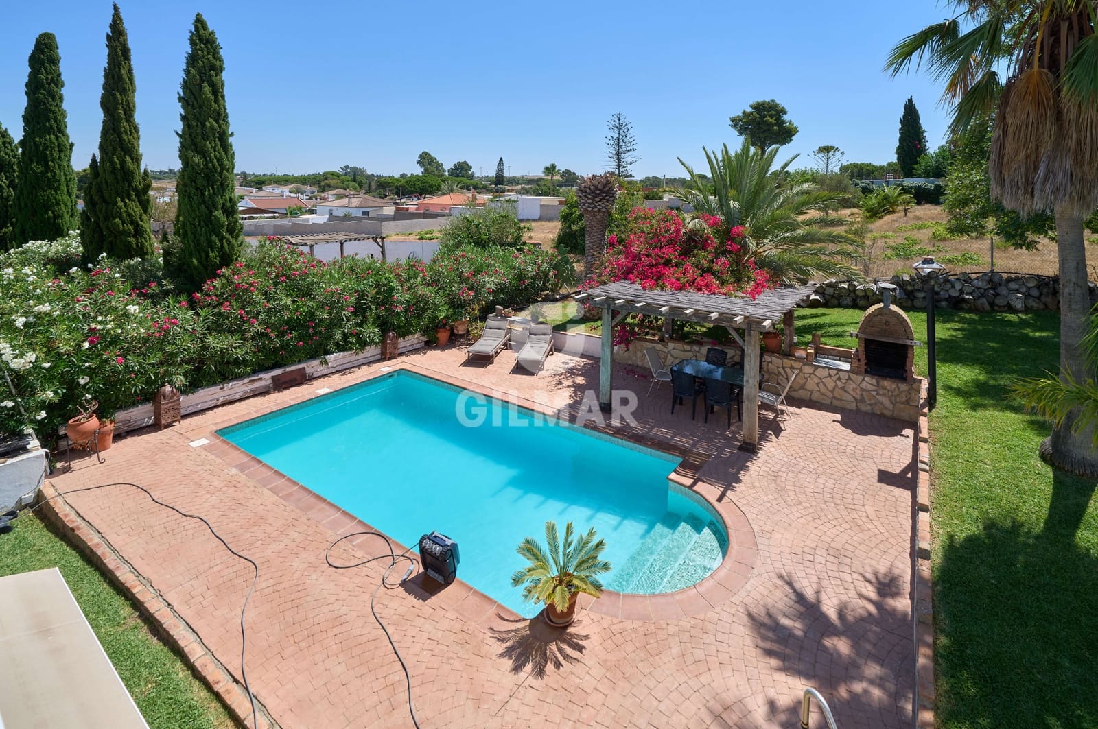 7 bedroom Villa for sale in Chiclana de la Frontera with pool - € 790,000 (Ref: 9997877)
