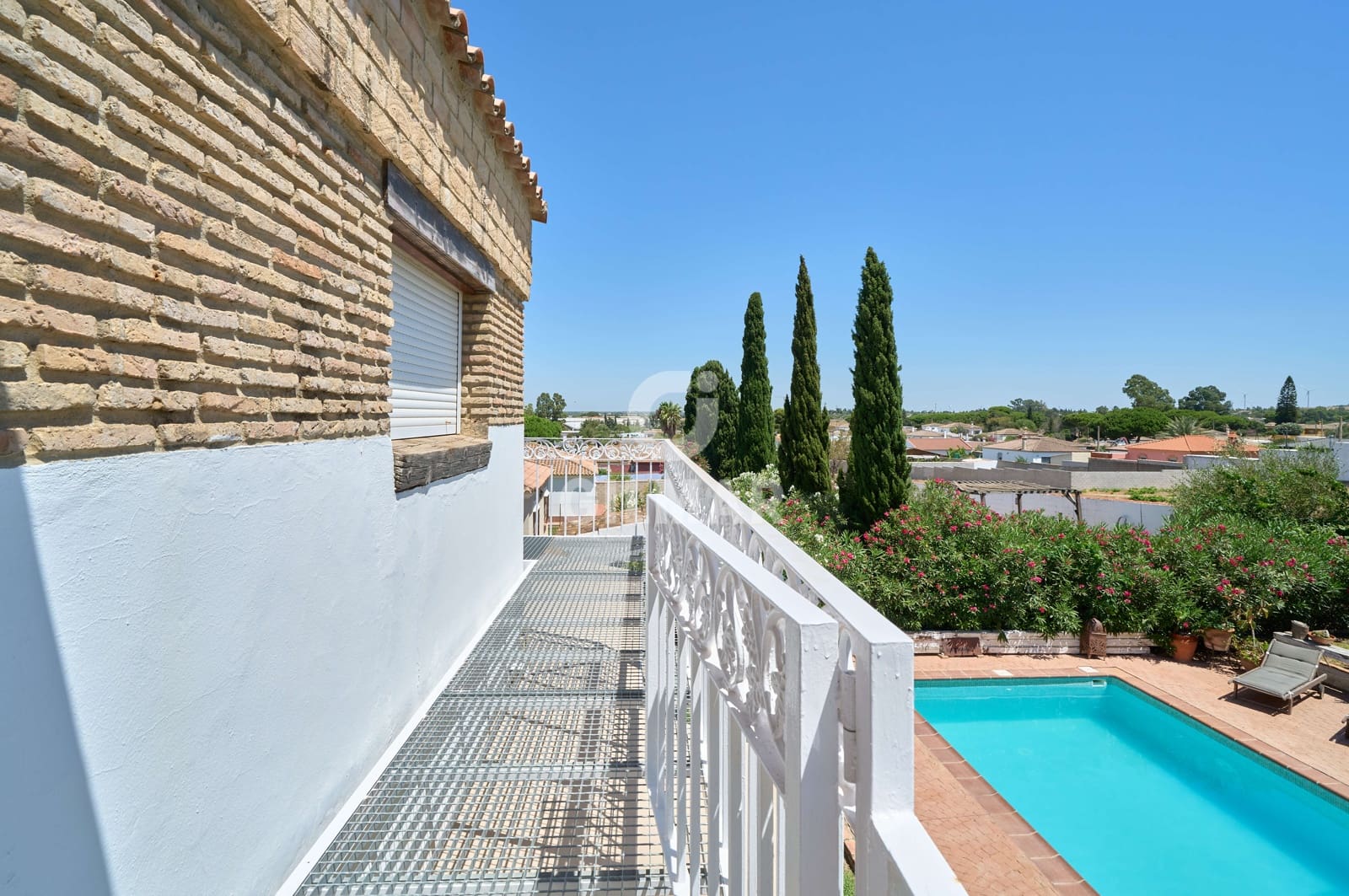 7 bedroom Villa for sale in Chiclana de la Frontera with pool - € 790,000 (Ref: 9997877)