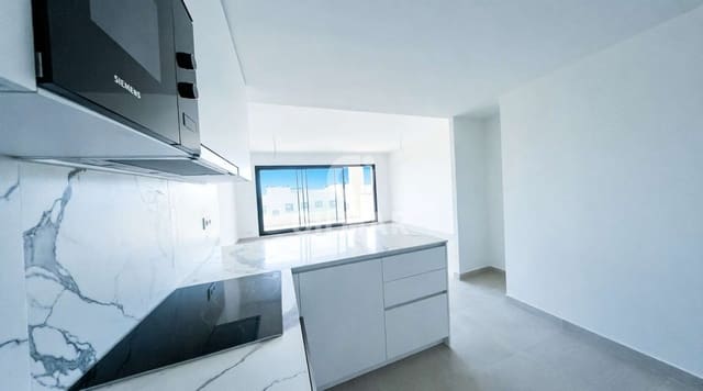 Piso de 3 habitaciones en Benalmadena Costa, Benalmádena en venta con piscina garaje - 525.200 € (Ref: 9997878)