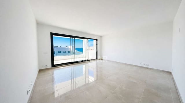 Piso de 3 habitaciones en Benalmadena Costa, Benalmádena en venta con piscina garaje - 525.200 € (Ref: 9997878)