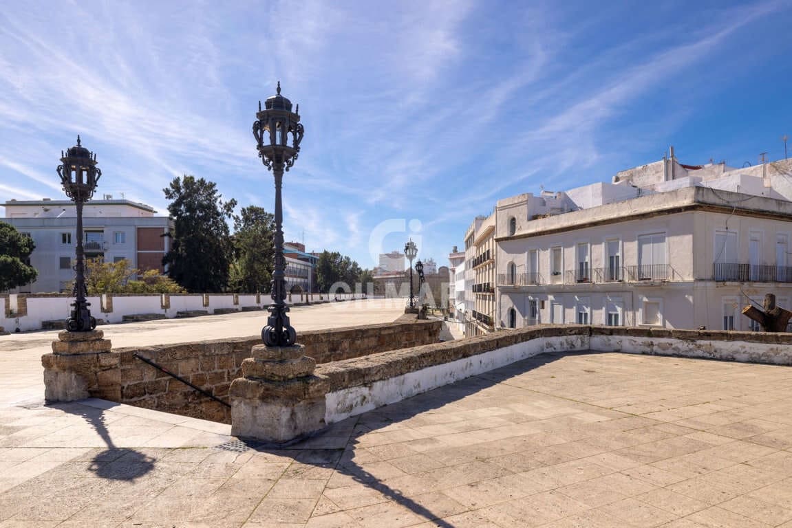 2 sovrum Lägenhet till salu i Cadiz stad - 690 000 € (Ref: 9997879)
