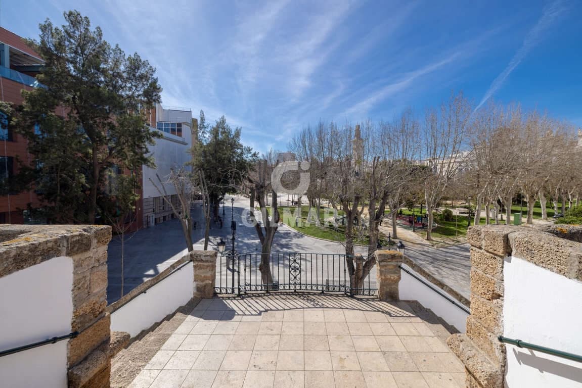 2 sovrum Lägenhet till salu i Cadiz stad - 690 000 € (Ref: 9997879)