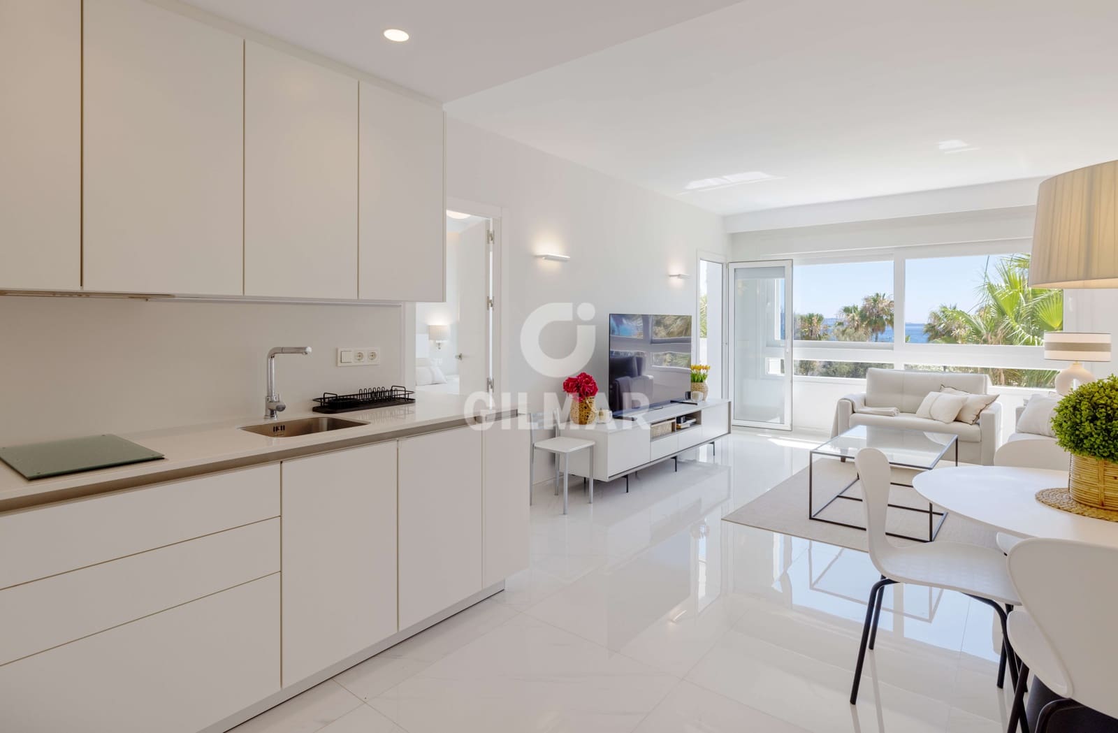 2 soverom Leilighet til salgs i Nueva Andalucia med svømmebasseng garasje - € 1 395 000 (Ref: 9999956)