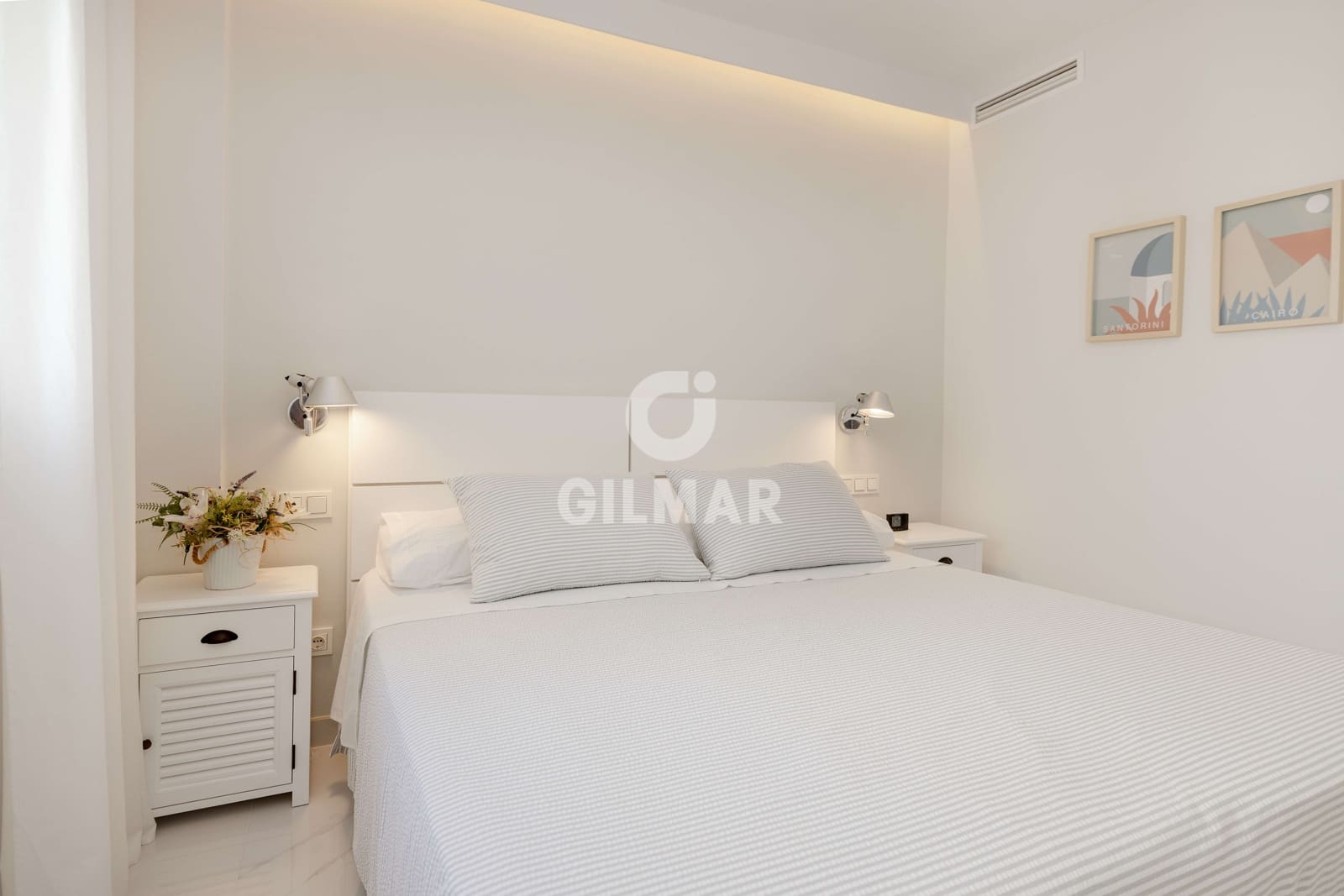 2 soverom Leilighet til salgs i Nueva Andalucia med svømmebasseng garasje - € 1 395 000 (Ref: 9999956)