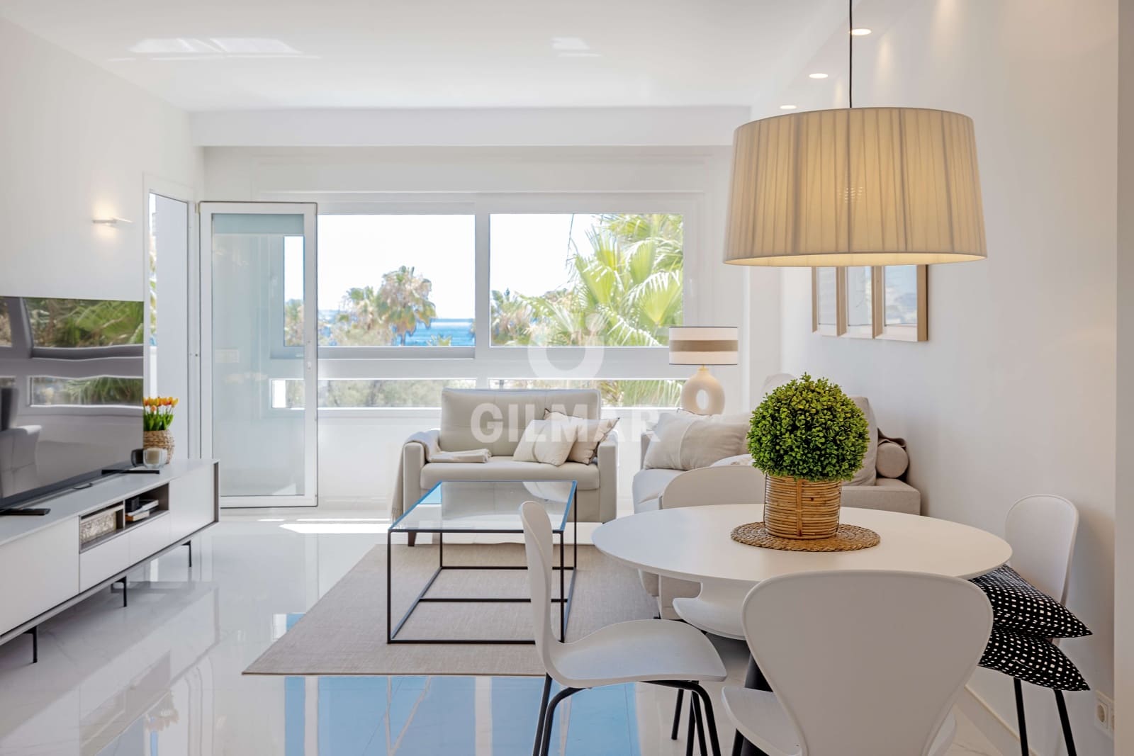 2 soverom Leilighet til salgs i Nueva Andalucia med svømmebasseng garasje - € 1 395 000 (Ref: 9999956)