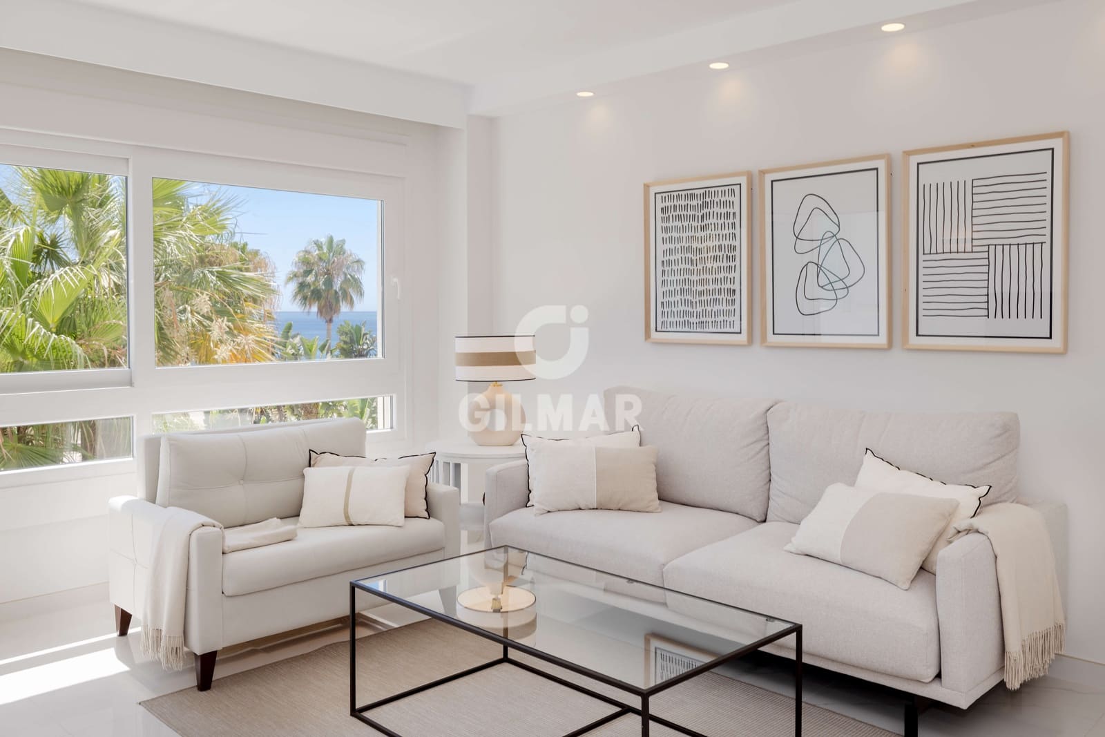 2 soverom Leilighet til salgs i Nueva Andalucia med svømmebasseng garasje - € 1 395 000 (Ref: 9999956)