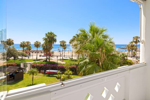 2 soverom Leilighet til salgs i Puerto Banus, Marbella med svømmebasseng garasje - € 1 395 000 (Ref: 9999956)