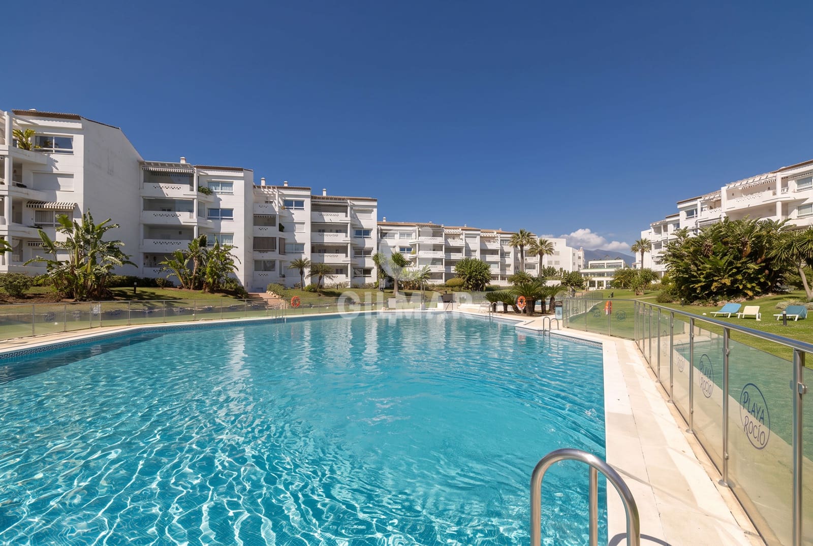2 soverom Leilighet til salgs i Nueva Andalucia med svømmebasseng garasje - € 1 395 000 (Ref: 9999956)