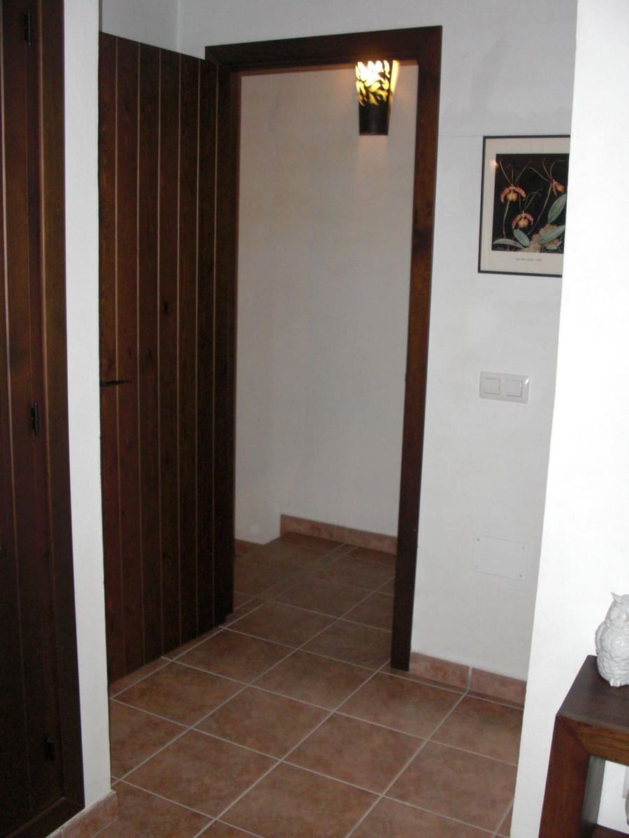 3 bedroom Villa for sale in Zahora with garage - € 800,000 (Ref: 9502728)