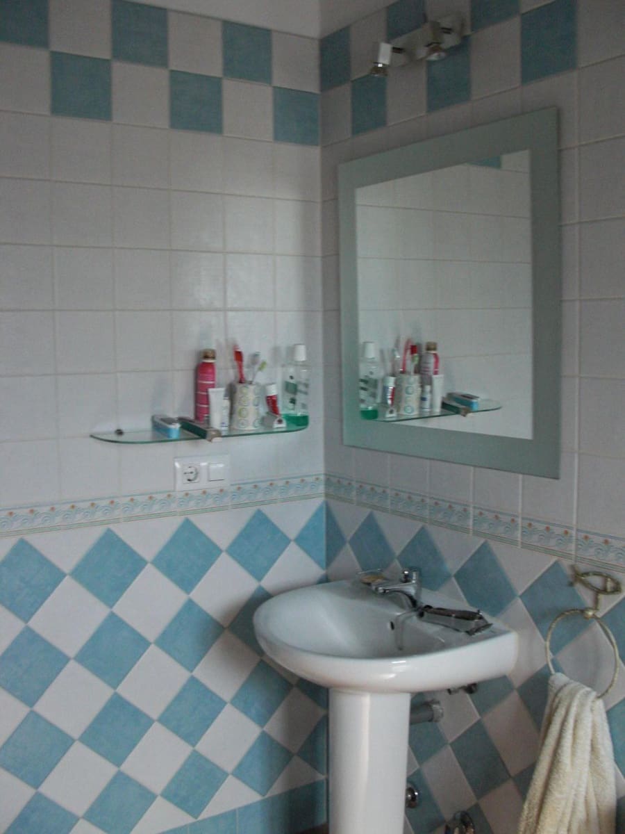 3 bedroom Villa for sale in Zahora with garage - € 800,000 (Ref: 9502728)