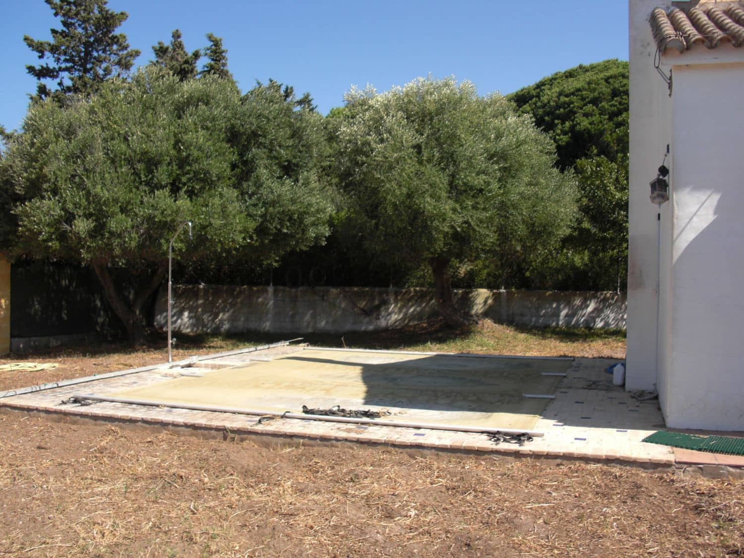 3 bedroom Villa for sale in Zahora with garage - € 800,000 (Ref: 9502728)