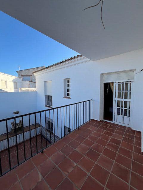 5 bedroom Townhouse for sale in Benalup - € 225,000 (Ref: 9502730)