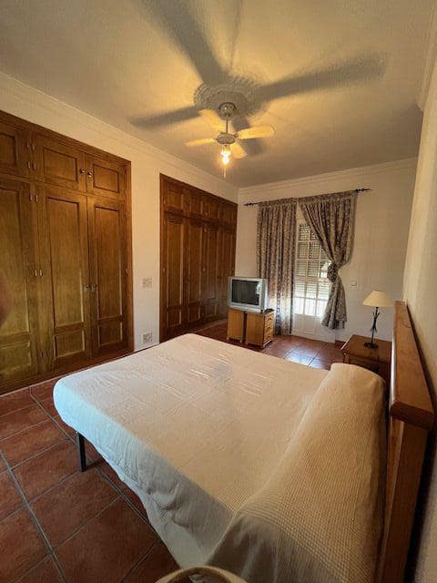 5 bedroom Townhouse for sale in Benalup - € 225,000 (Ref: 9502730)