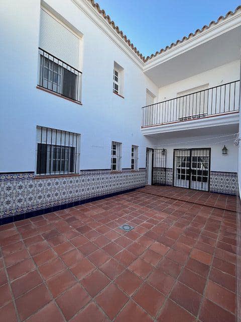 5 bedroom Townhouse for sale in Benalup - € 225,000 (Ref: 9502730)