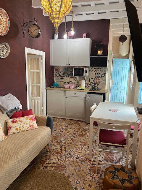 2 bedroom Apartment for sale in Vejer de la Frontera - € 130,000 (Ref: 9502736)